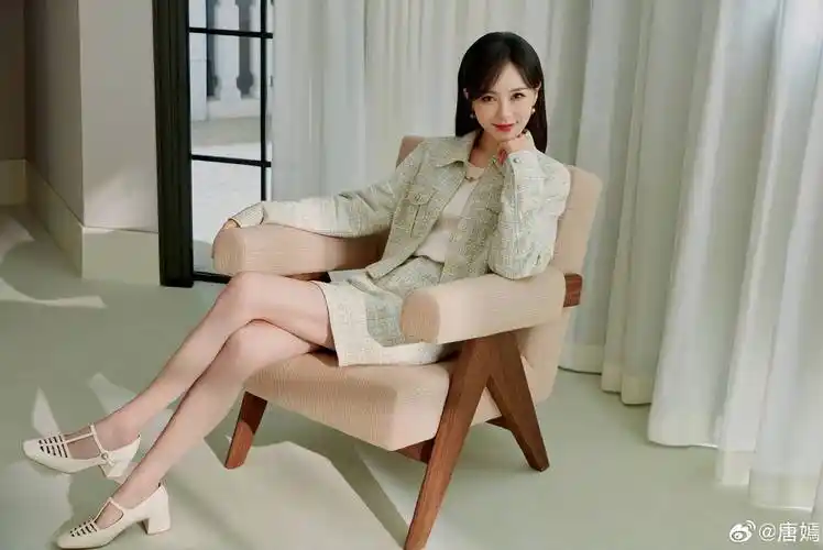 《夏家三千金》13年后:唐嫣凭繁花再次大爆,张檬已被娱乐圈淘汰_戚薇