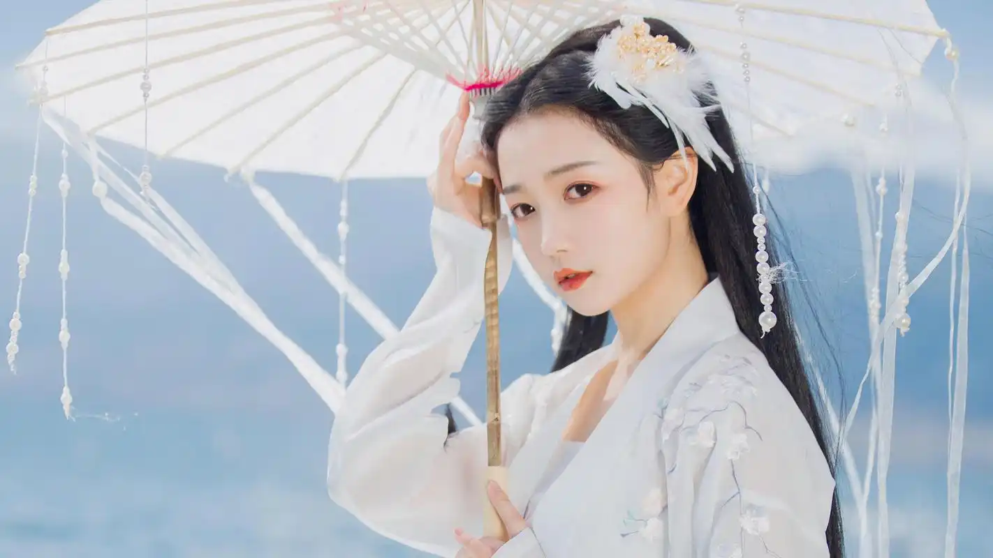 仙气飘飘的古风汉服美女唯美写真