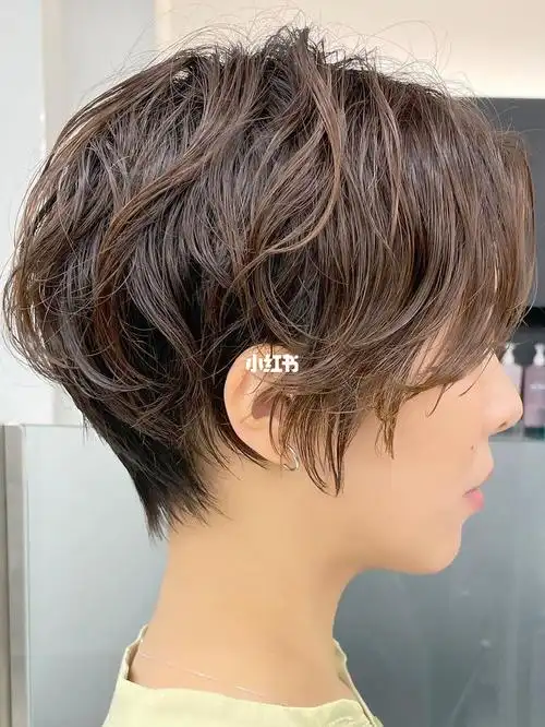 女生超短发烫发分享气质微分线条纹理短发