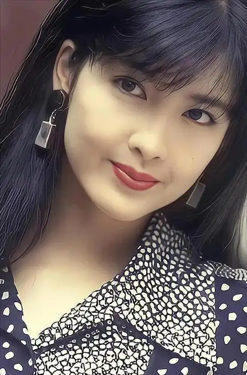 周慧敏无数人的三代回忆80后的床前贴满了她的海报