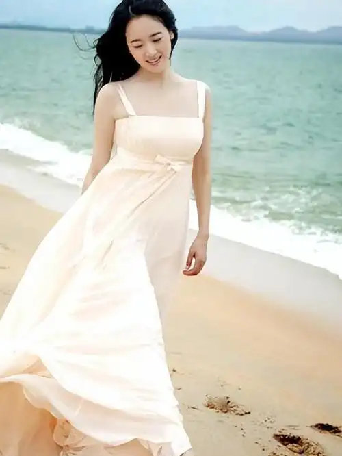 左小青泳衣下水惊艳众人,网友:真心动了!太美了