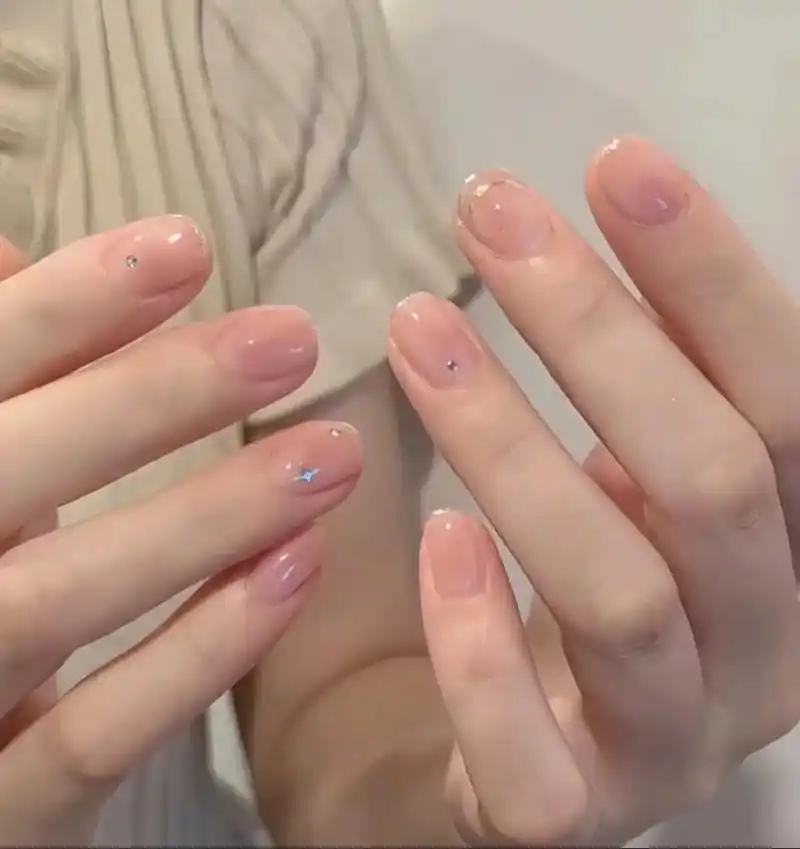 简约好看的极简风美甲,好看显白不翻车哦!心动了 - 抖音