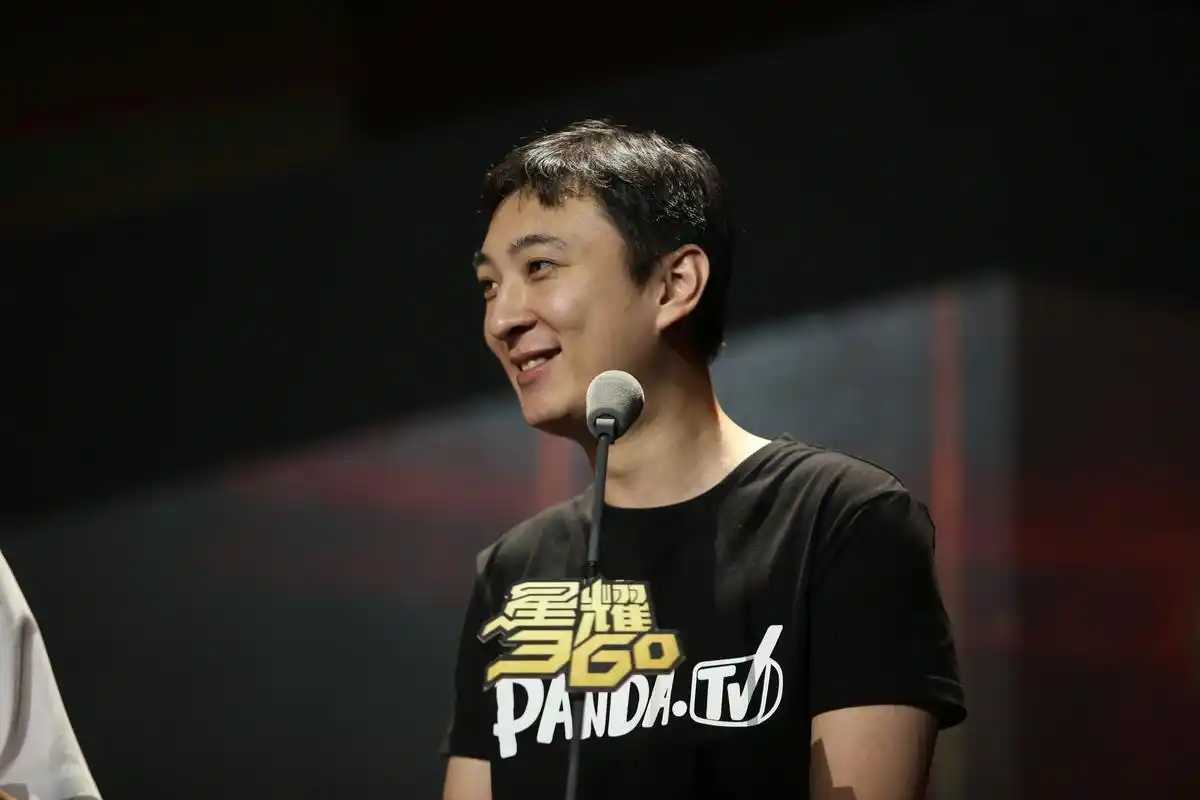 王思聪花巨资邀赵丽颖做游戏直播,但此时林更新却发话了!