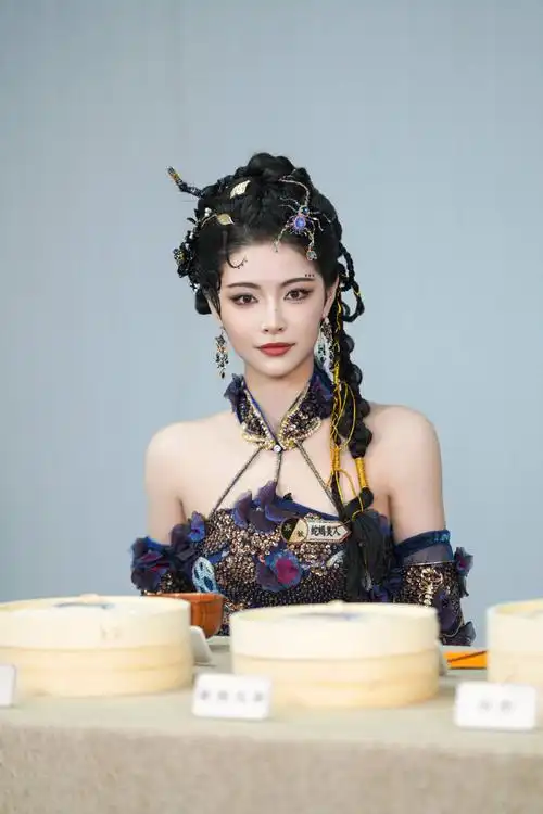 许佳琪 蛇蝎美人上线##许佳琪萌探4飞行嘉宾