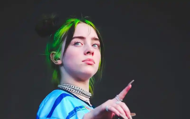 15岁天才少年lewis blissett翻唱碧梨热单,这嗓音和唱功,真是老天赏饭