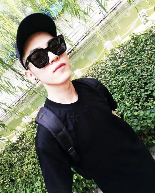 韩沐伯图片 韩沐伯生活照图片,明星,小鲜肉,帅气,帅哥,偶像练*生