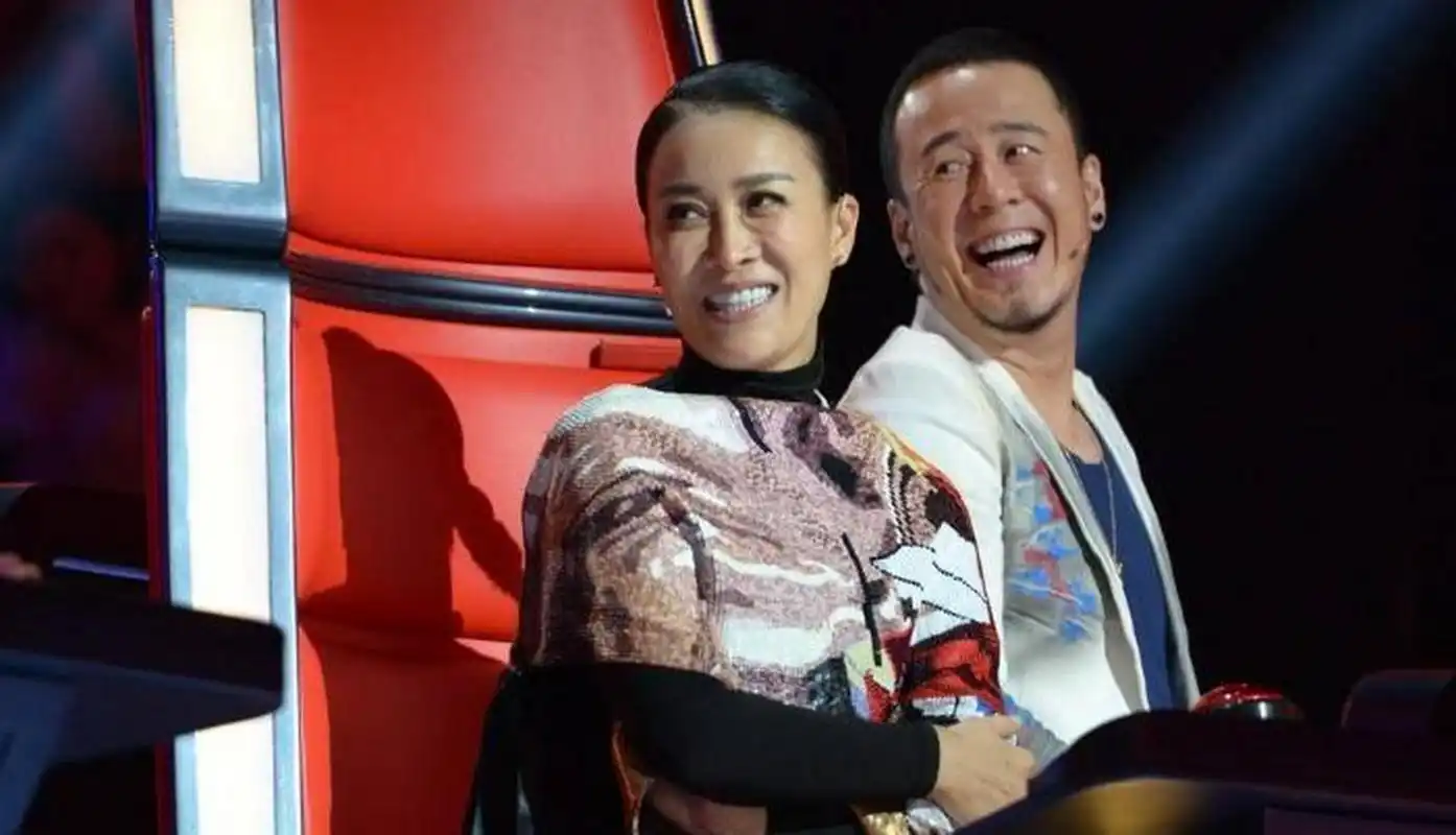 那英跟杨坤聊天时突然说"看你也老大不小了,要不我给你介绍个对象吧!