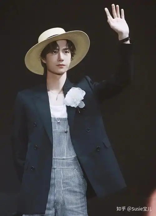 王一博戴的芍药多少钱? - 知乎