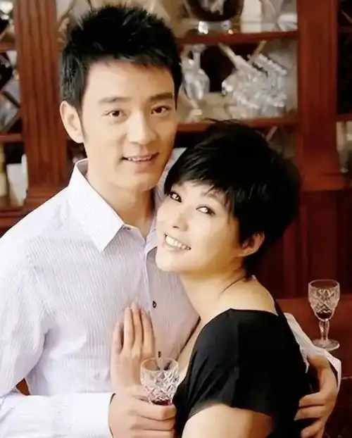 演员李光洁:与郝蕾离婚后,为何转身娶了小12岁的演员隋雨蒙?