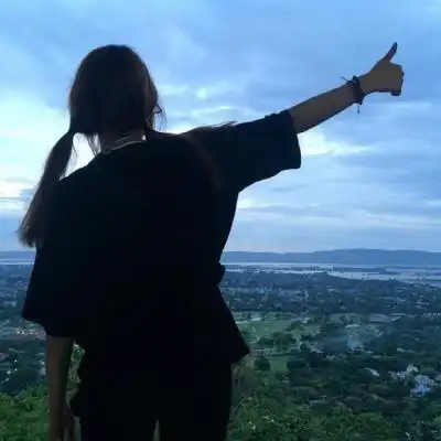 qq头像女生背影长发 高清好看的长发女生背影头像唯美