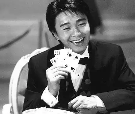 割完单眼皮就好事不断的6位港星,成龙脱胎换骨,甄子丹迅速起飞|周星驰