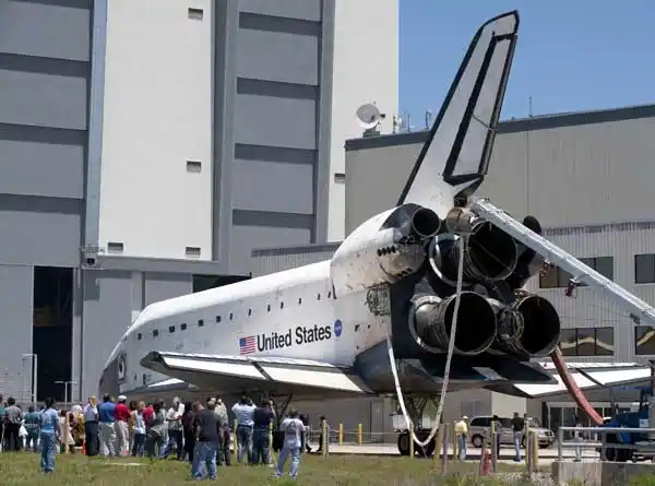 美亚特兰蒂斯航天飞机成"绝唱" 返回地球(图)