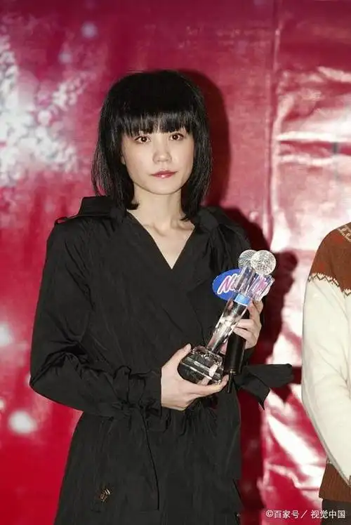 王菲和李亚鹏深夜幽会,夫妻关系重新定位