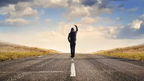 善待自己,走好脚下的路…… 善待家人,铺好脚下的"路"