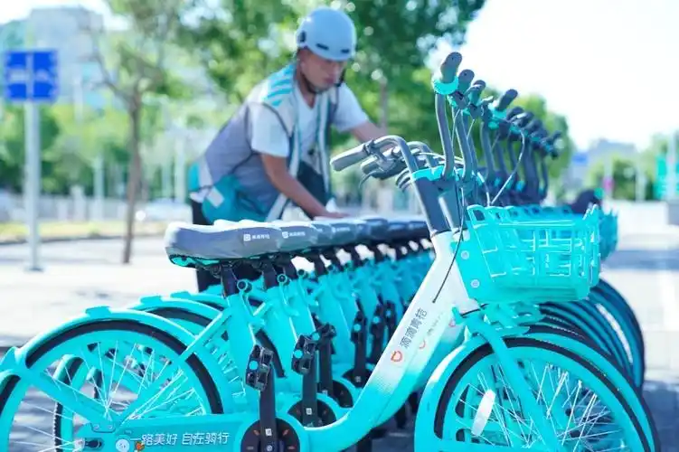 北京部分共享单车装"清凉坐垫",不烫屁股还防水