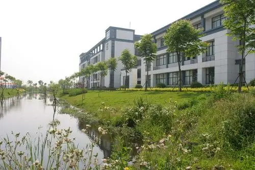 湖州师范学院求真学院