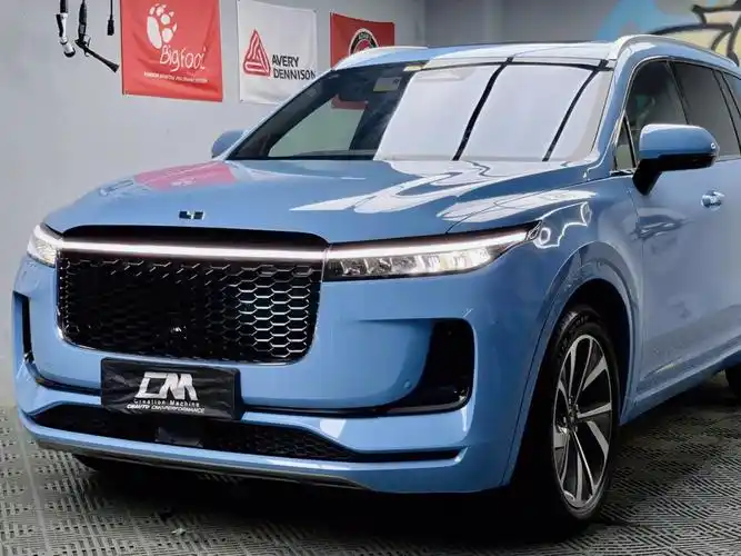 理想one莫兰迪色系雾霾蓝