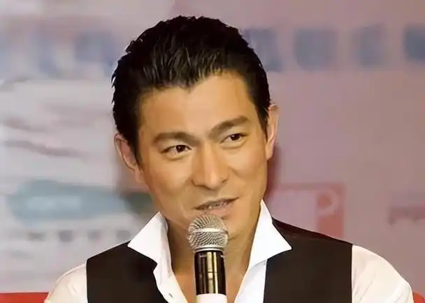 汤镇业:不要觉得刘德华非常有才华,其实他更努力!