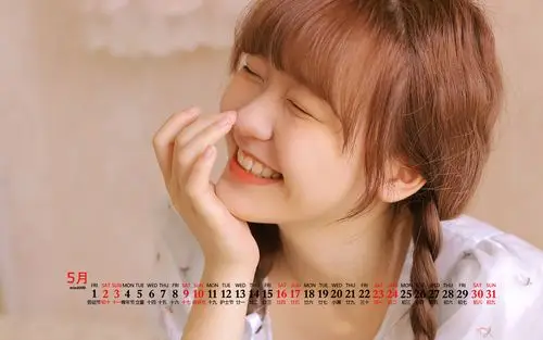 2020年5月清纯美女桌面日历壁纸图片