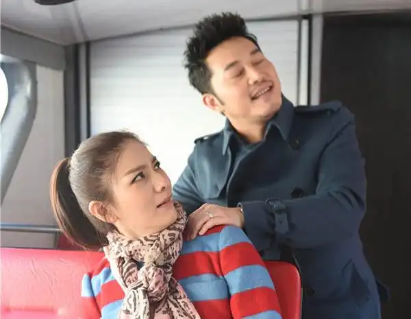 胡可和黄晓明交往过吗 揭秘两人分手原因