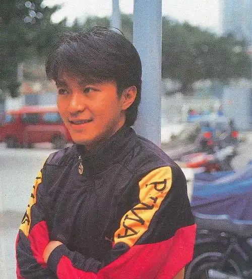 第五期,搬砖小队来到了青山关长城,刘烨化身明朝名将戚继光牛三斤