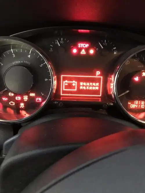 标志3008仪表亮电瓶故障灯