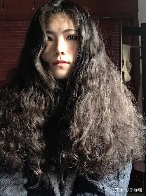 羊毛卷烫成了爆炸头如何补救「烫了羊毛卷头发太硬爆炸了怎么办」