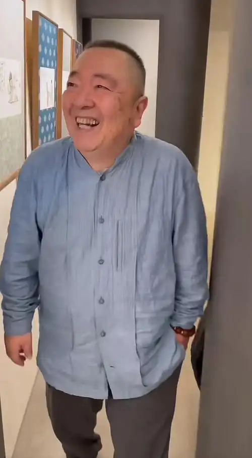 董浩办画展,退休生活很悠闲