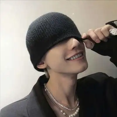 洛白成熟高冷男头酷成熟个性时尚高冷帅哥