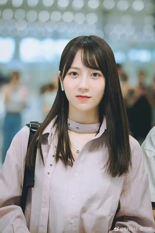 gnz48-郑丹妮- 试了试用mini前置自拍可还行  #郑丹妮# http://t.