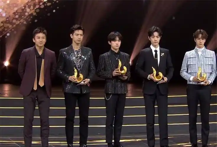 原创李现王一博肖战易烊千玺上演神仙同框李艾忍不住全程姨母笑