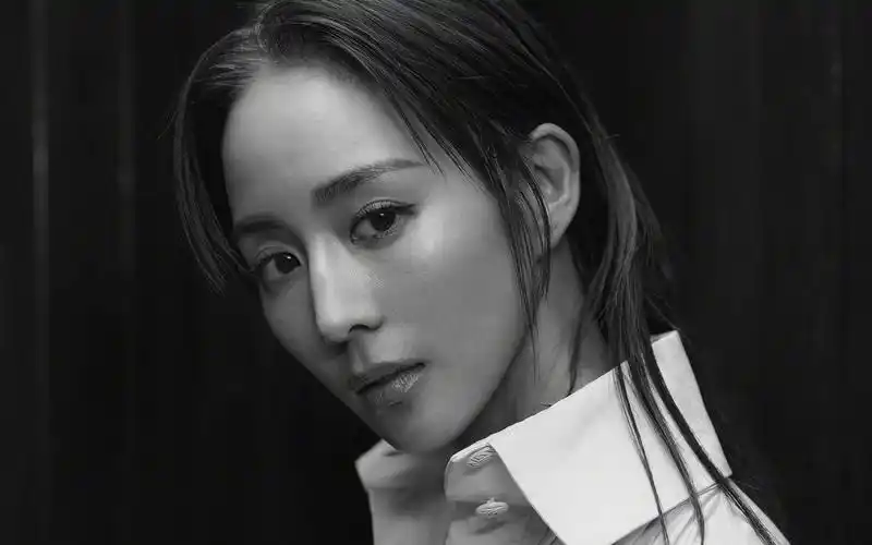 张钧甯干练优雅高清桌面壁纸