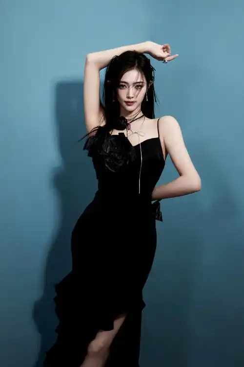 许佳琪蓝色高光##许佳琪的秀场日记