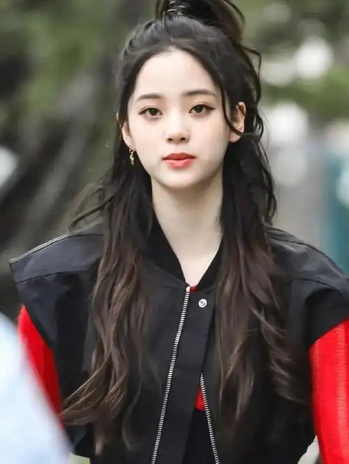 欧阳娜娜大尺度照片曝光网友大喊实在看不下去