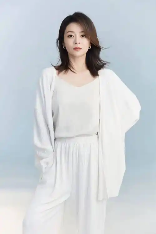 原创网传百花奖奖杯被四万元出售演员王嘉发文打假