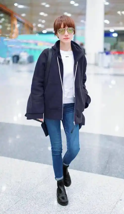 袁泉姐姐对中年女性说:穿长裙,短裤,头发过肩,这样优雅又知性_短发