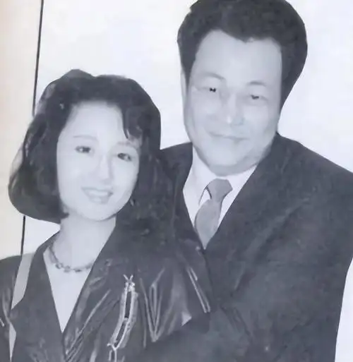 金超群:一路好好走,42岁爆红,娶小23岁娇妻,74岁一生今如何