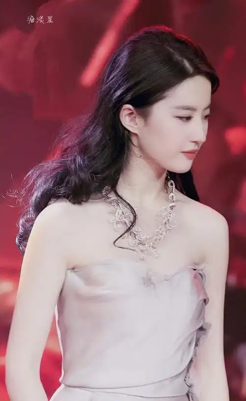 16岁刘亦菲旧照