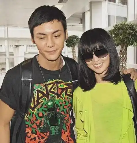 蔡卓妍与富二代男友石恒聪分手,男方曾与多名女星,模特传恋情|阿sa