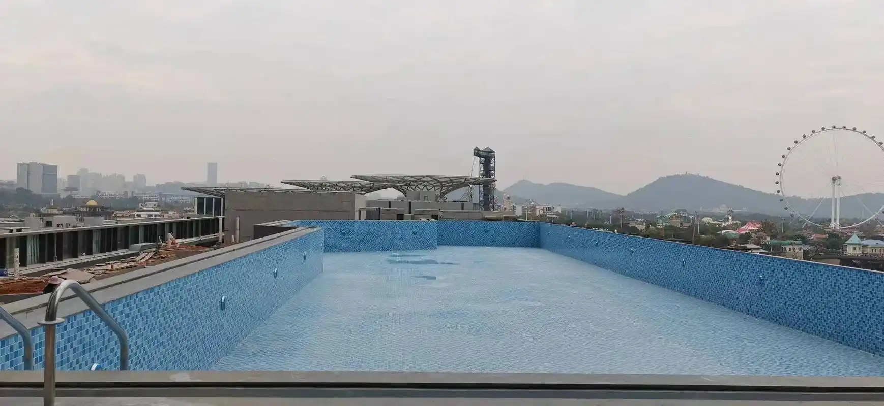 led #游泳池 #灯光效果 led泳池灯,挂壁式,泳池灯 - 抖音