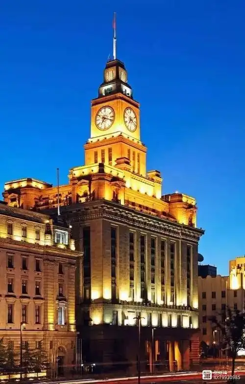 上图:外滩12号汇丰银行