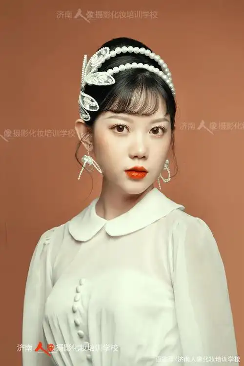 新娘妆分享,整容不如化妆,超漂亮的新娘妆容教学,很简单哦