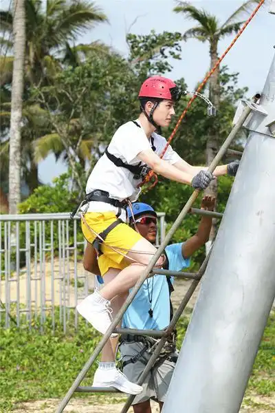 全能然野外生存技能满格刘昊然高能苏倒一片