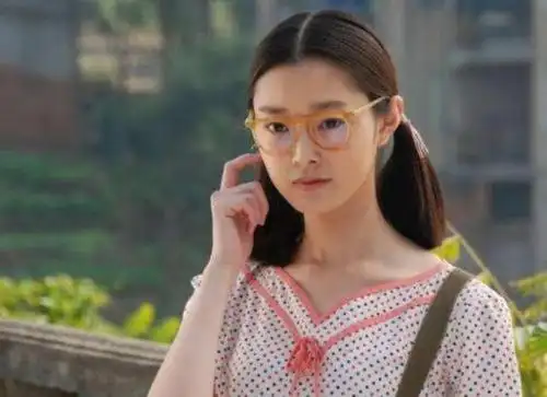 宋轶个人资料图片(旗袍美人宋轶的逆变史)