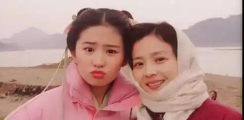 刘亦菲竟是全家最丑看到小姨和妈妈网友我信了