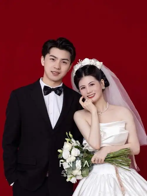 来搂席吖~太爱我的杭州红底婚纱照啦!|婚纱照|杭州|请柬_新浪新闻