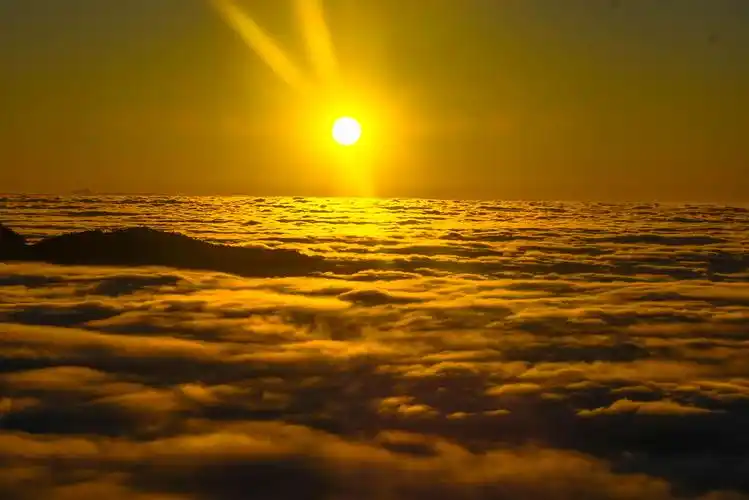 这座大山里一年有至少180多天可以看到"海"!