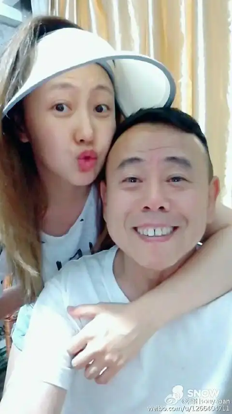 潘长江女儿潘阳的儿子低调在香港上幼儿园网友太有钱了