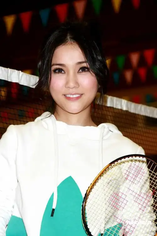 谢安琪形象乖巧