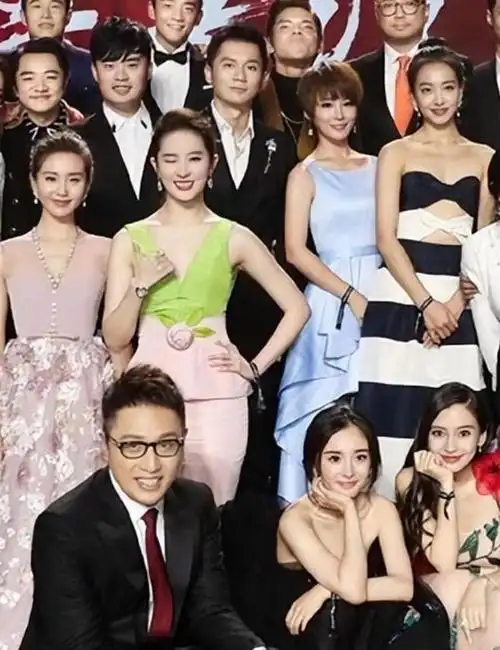 钟楚曦同框,我终于明白,颜值在气质面前不值一提|刘涛|倪妮|戚薇